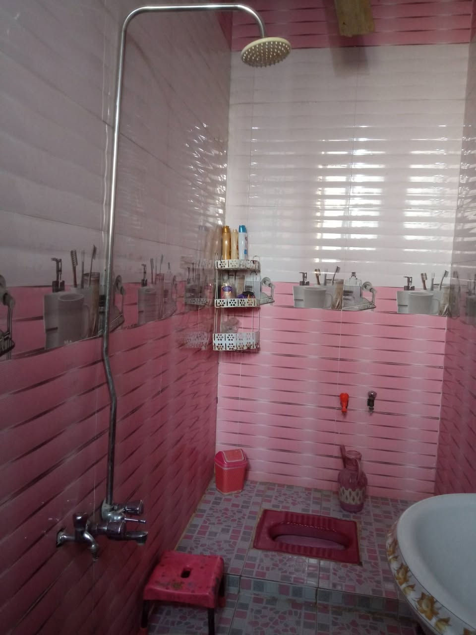 المساحه ١٥٠متر طابو زراعي سند باسم صاحب البيت
حله بكرلي حي الفنانين 
خلف مدرسه آبن طاووس قريب شارع ٢٠متر
محتويات الدار طابق واحد #غرفة نوم واحدة +#كلدور +#مجمع صحيات +#مطبخ +#مناور عدد2+#صالة +#ومدخل +#حديقة +#وكراج سيارة 
موقع ممتاز وخدمات متوفرة كاملة مدرسة قريبه مسافة دقيقه مشي والمنطقه كلش حلوه 
مي +
مجاري 
+كهرباء فول +شارع سبيس 
عرض الشارع 11متر 

للاستفسار  اكثر عن البيت مراسلة صاحب البيت ع هذا الرقم 
‏‪0781 313 6980‬‏ السعر 63وبيه مجال بسيط
