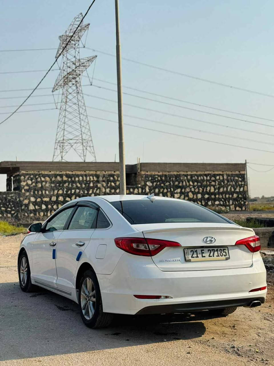 سوناتا ٢٠١٧
محرك ٢٤٠٠ ما مفتوح
الحادث كما موضح بل صور
بيهه الجاملغ اليمنى والبنيد بدون لا لغد ولا شاصي 
وبيهه رشات مال تكشير شوية بل قمارة وبين البابتين جهة اليمنى
موصفاتهه معروفة 
رادارات تحكمات ستيرن شاشة جبيرة 
كامرا دوارة 
معروضة 
ب١٠٧ وبيهه مجال 
السيارة باسمي 
***********
