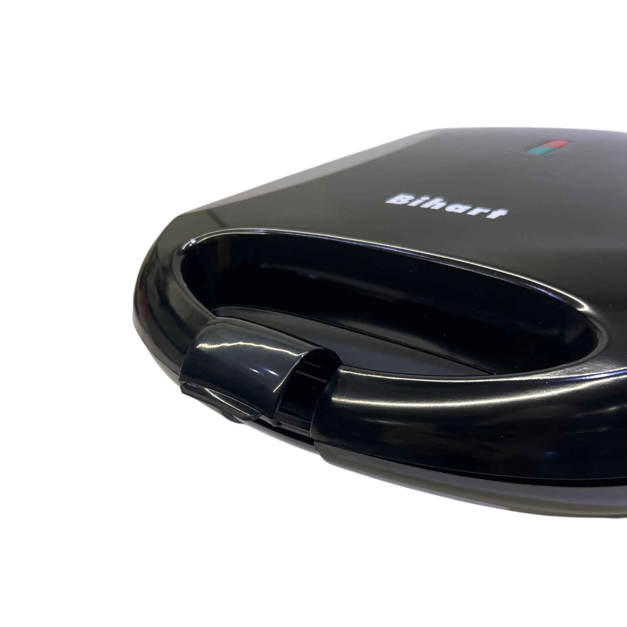 صانعة الكوكيز الكهربائية BiHart موديل YSL334 – بقدرة 1400 واط

• جهاز عملي لصناعة الكوكيز والحلويات بسهولة في المنزل، بتصميم قوالب متعددة وشكل مدمج مناسب للمطبخ.

• قوالب ثابتة متعددة لصناعة أشكال مختلفة من الكوكيز داخل الجهاز.

• قوة تشغيل 1400 واط لتسخين سريع وتجهيز الكوكيز خلال دقائق.

• مؤشرات ضوئية لبيان حالة التشغيل والاستعداد للاستخدام.

• نظام Drip Release and Capture لتجميع القطرات أثناء الاستخدام.

• سطح طهي سهل التنظيف مع تصميم عملي للاستخدام اليومي.

• إمكانية ضبط درجة الحرارة (Temperature Infinitely Adjustable).

• نوع الجهاز: Cookie Maker / صانعة كوكيز
• القدرة الكهربائية: 1400 واط
• الجهد الكهربائي: 220–240V ~ 50/60Hz
• عدد القوالب: 4 قوالب ثابتة للكوكيز
• أبعاد لوحة الطهي: 25.4 × 21.5 سم
• هيكل خارجي: أسود بارد عند اللمس
• يحتوي على: مؤشر تشغيل ومؤشر جاهزية البصرة, العراق


**إذا كنت صاحب هذا الإعلان وتريد حذفه لأي سبب، رجاءا أرسل رسالة إلى الدعم الفني**