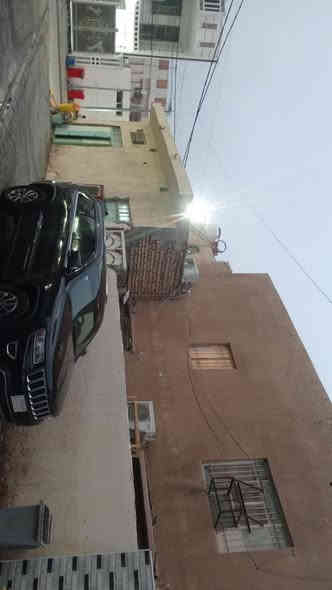 بيت للبيع في داموك الحقوقيين ركن على شارع 10 وفرع 6 يحتوي على مشتملين ومحل  مساحته 208 نزال 16واجهيه 13ونص  للاستفسار ***********
