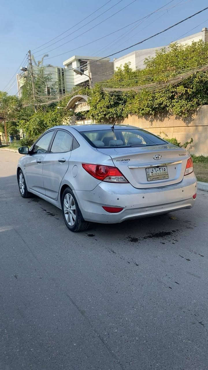 السلام عليكم اكسنت موديل 2013   خليجي حجم المحرك 1600 دوش سياره كفاله عامه كير محرك تبريد حداديه تاخم تأير
بدون صبغ كفاله رقم بغداد بكان سياره بغداد الكرخ حي حطين 
سعر  95  وبيها مجال *********** ,تصال
