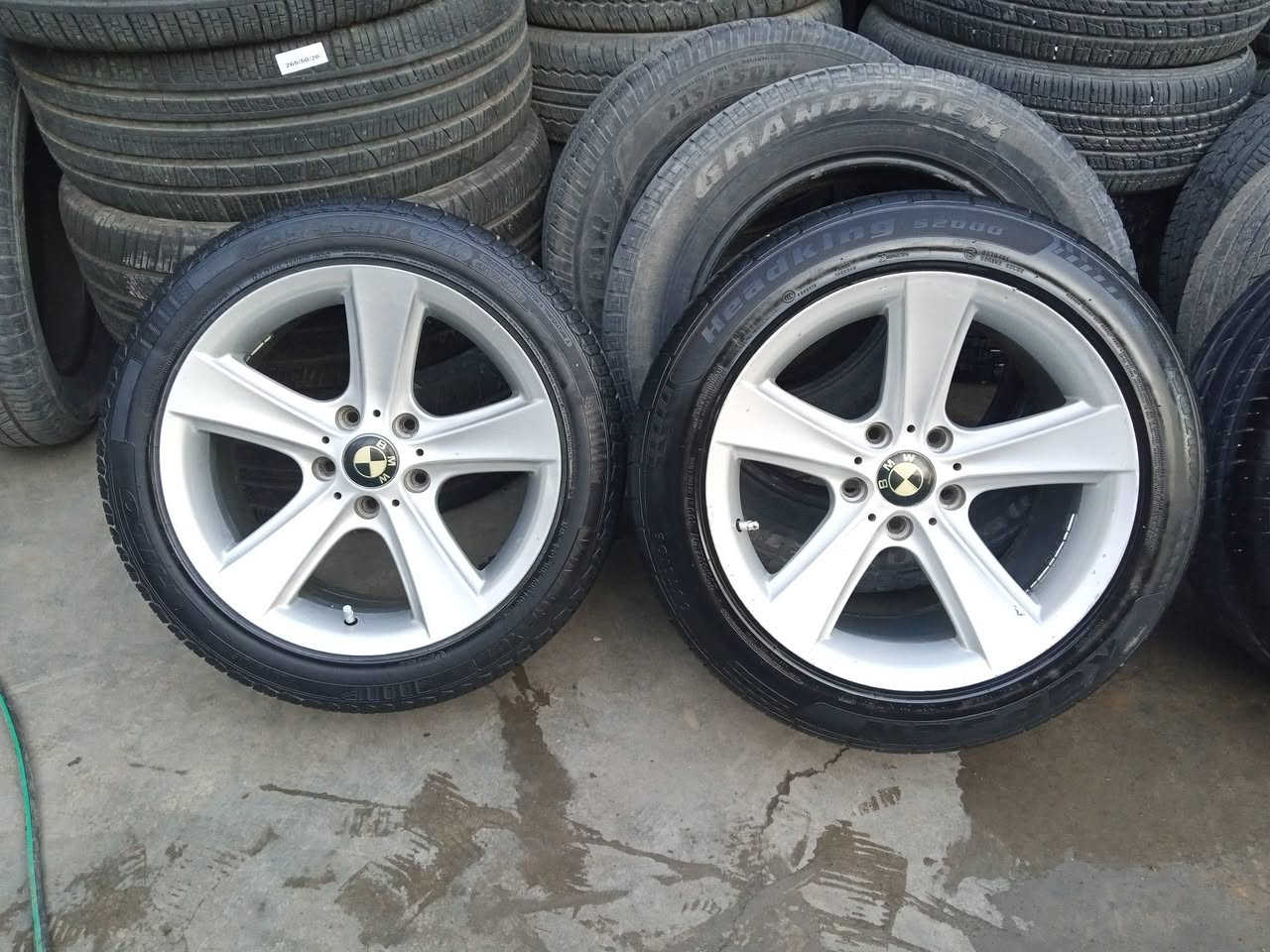 تاقم تایە ویلی هامان 17 دوو سایز بێ بۆیاخ 
بەشەرتی بێ لەرزین و بێ خواری بۆ گۆرینەوە
بە هەر وێلێ بێ کێشەم نیە لە سلێمانیم
***********
***********
