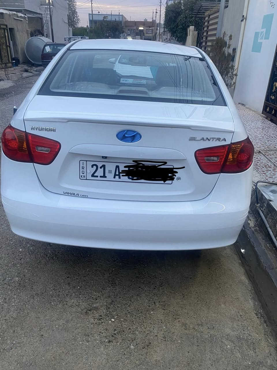 للبيع النترا موديل 2010 موصفاتها كوشن جك إلير لايت كهربائي اربع ويل دسك دكشن عالي موصفاتها معروفه سنويه وهزه وبراد كلها جديد وبسمي ماشي حقيقي 144 الف  صدر كلها شركه بل نسبه صبغ بابين صبغ خلف وبجم كبس كير محرك مكفوله  برغي مابي نقص سياره احلى من صوره وسياره مال بيت من شركه إيد وحده /// محرك 1،6 // السعر 114 وبي مجال للطيبين تحياتي لكم والف عافيه الي ياخذها يارب // عنوان كركوك //*********** /***********
