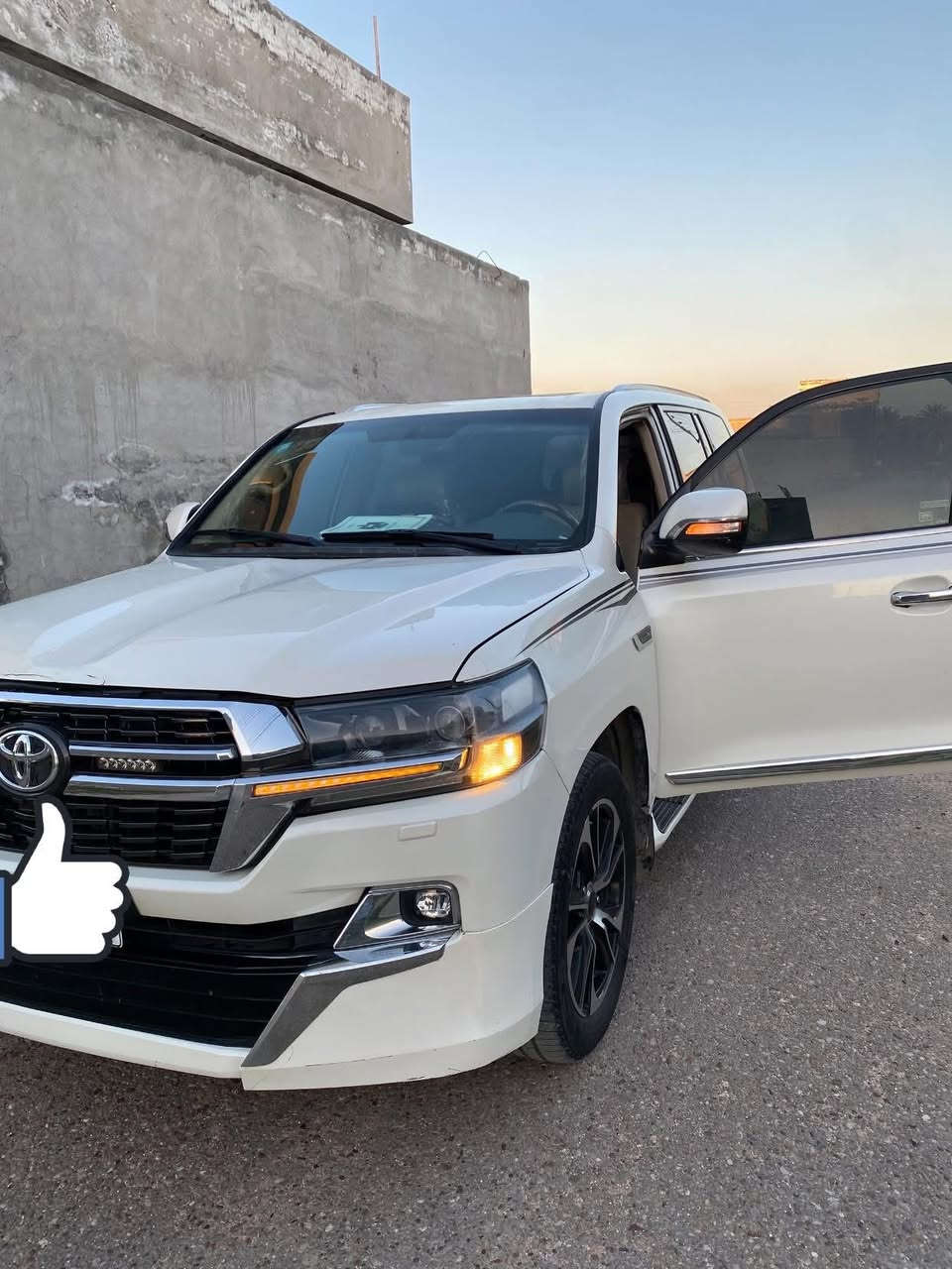 لاندكروزر
موديل 15محدث 21
جي اكس آر. 
كير مكينه مكفول
 السعر 260 بيه مجال 
***********
