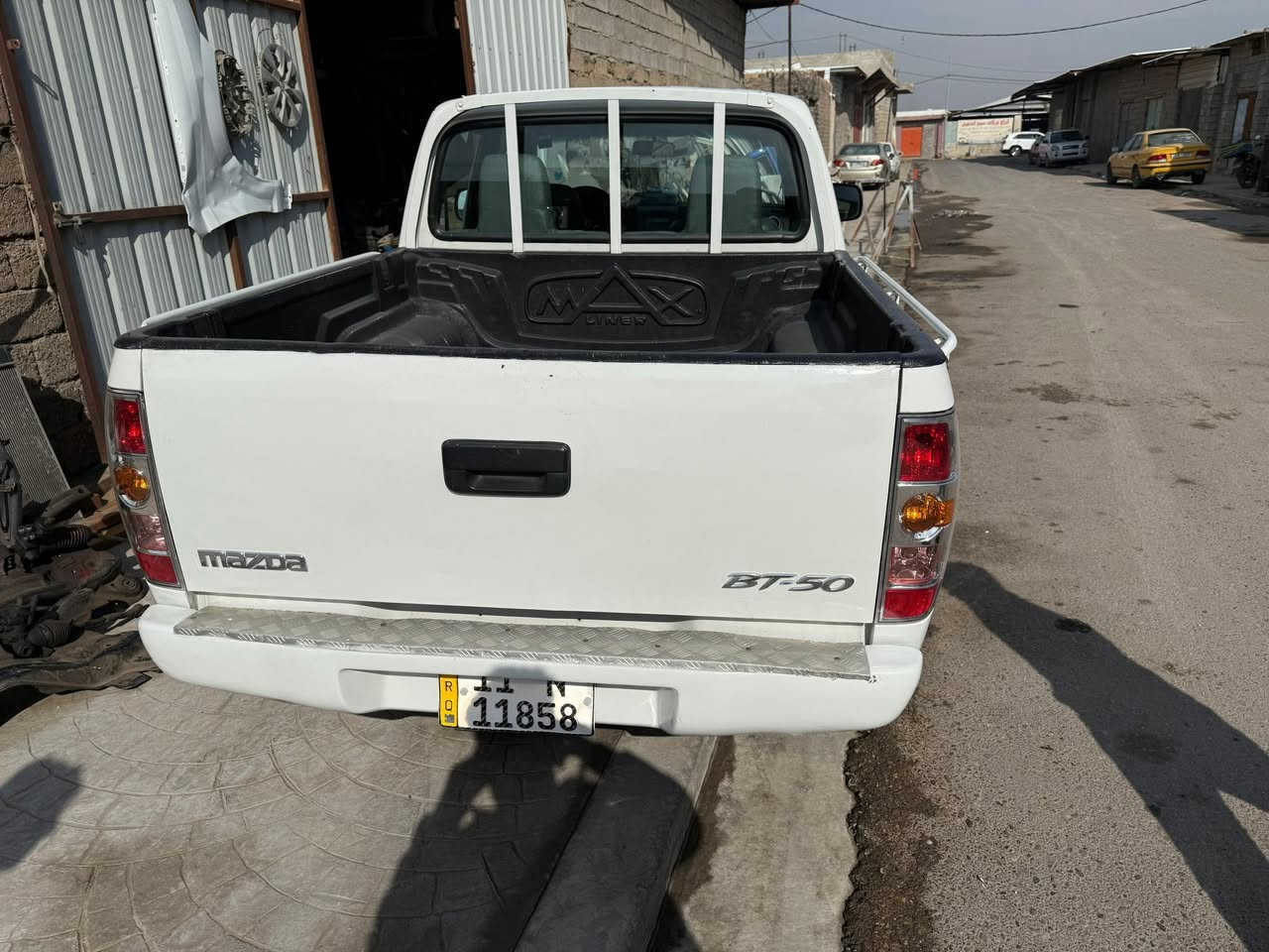 سلام عليكم
للبيع
بيكام مازدة 
كير ومحرك ما مفتوح 
موديل 2013
بيها قطعه صبغ جاملوغ خلفي 
تحويل ثاني يوم
السعر 120 وبيها مجال للشراي
***********
