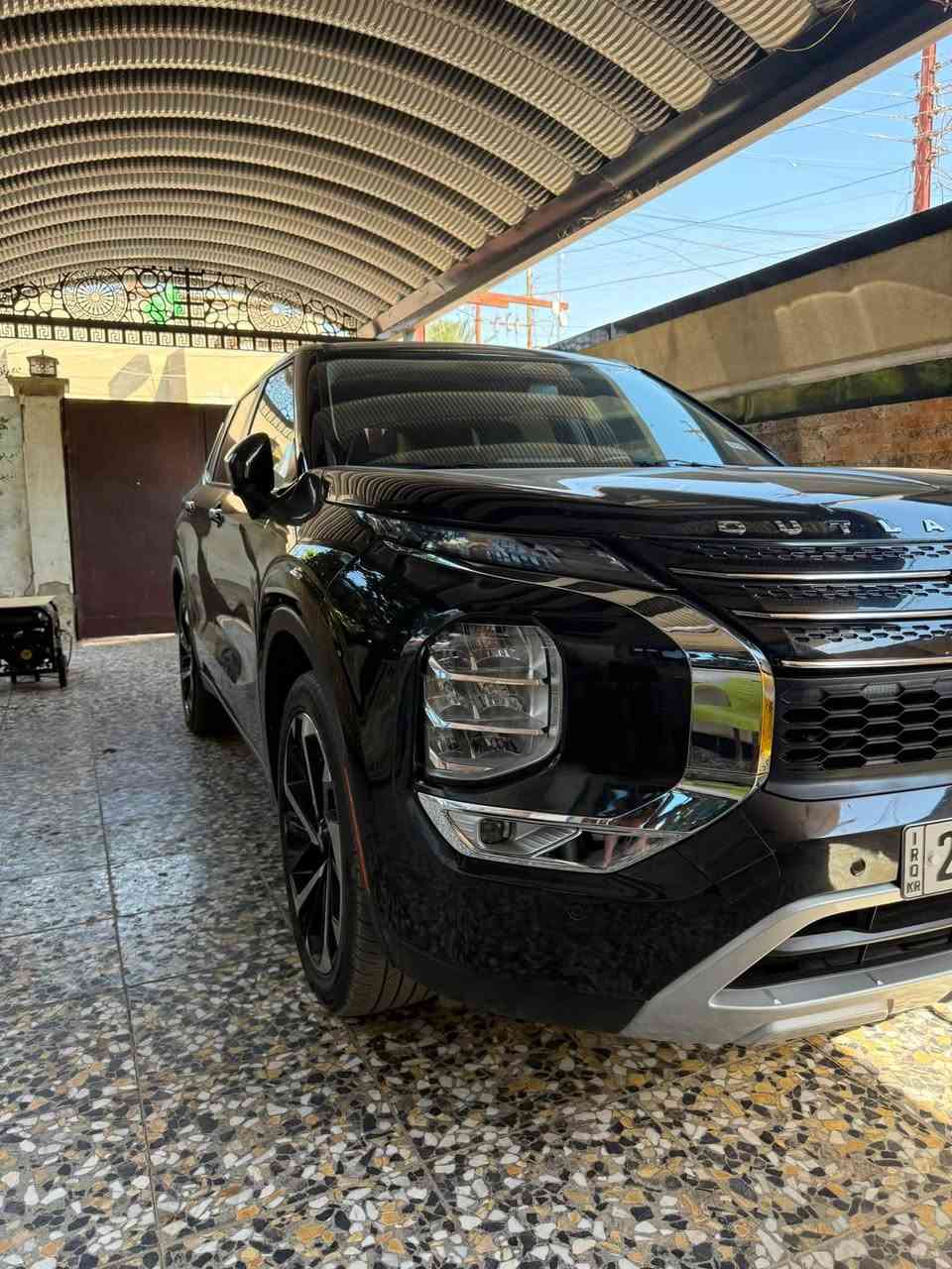 السلام عليكم ورحمة اللّٰــهہ
ميتسوبيشي اوتلاندر SE
رقم اربيل باسمي 
هزه وسنويه جديد تحويل ثاني يوم 

وارد امريكي بدون حادث فقط طخه بسيطه كلش بالبنيد ومعدله 

موديل 24 
اعلى فئه ومواصفات 
ماشيه 40 km 
السياره جديده بحاله الوكاله 📦
 فول الفول السياره 
‏🔺فتحة سقف بانوراما 
🔺بصمه تشغيل 
🔺سايد بريك بصمه 
🔺 ماوس وضعيات قيادة
🔺 تحكمات ستيرن جهتين 
🔺 كامرات وحساسات 360 درجه 
🔺 رادار امامي
🔺شاشه كبيره مع نضام كار بلي 
🔺عداد دجتال 
🔺مري شفط وشاير 
🔺 لايت ولدات امامي خلفي 
‎‏
🔺 تبريد قطعتين ثلج 
🔺7 راكب 
🔺أشاير ترحيب بل أبواب 
🔺حجم المحرك 2.5L (4, سلندر )
🔺 توقف ذاتي 
🔺 تحديد مسار 
🔺نقط عمياء 

السعررررر ( 240 ) 🔺

مكان السياره بغداد زعفرانيه او جسر ديالى القديم 
***********
