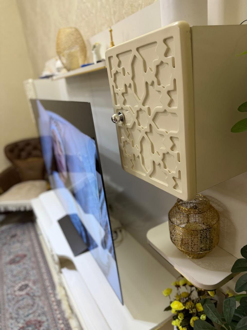 ميز ‏تلفزيون للبيع سعر￼ ‏￼ ***********
