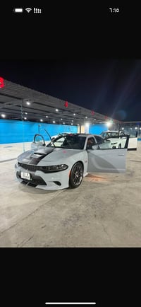 جارجر سكات باك موديل 2022 وارد امريكي محرك 8 سلندر 6400 ماشيه 37 الف م...