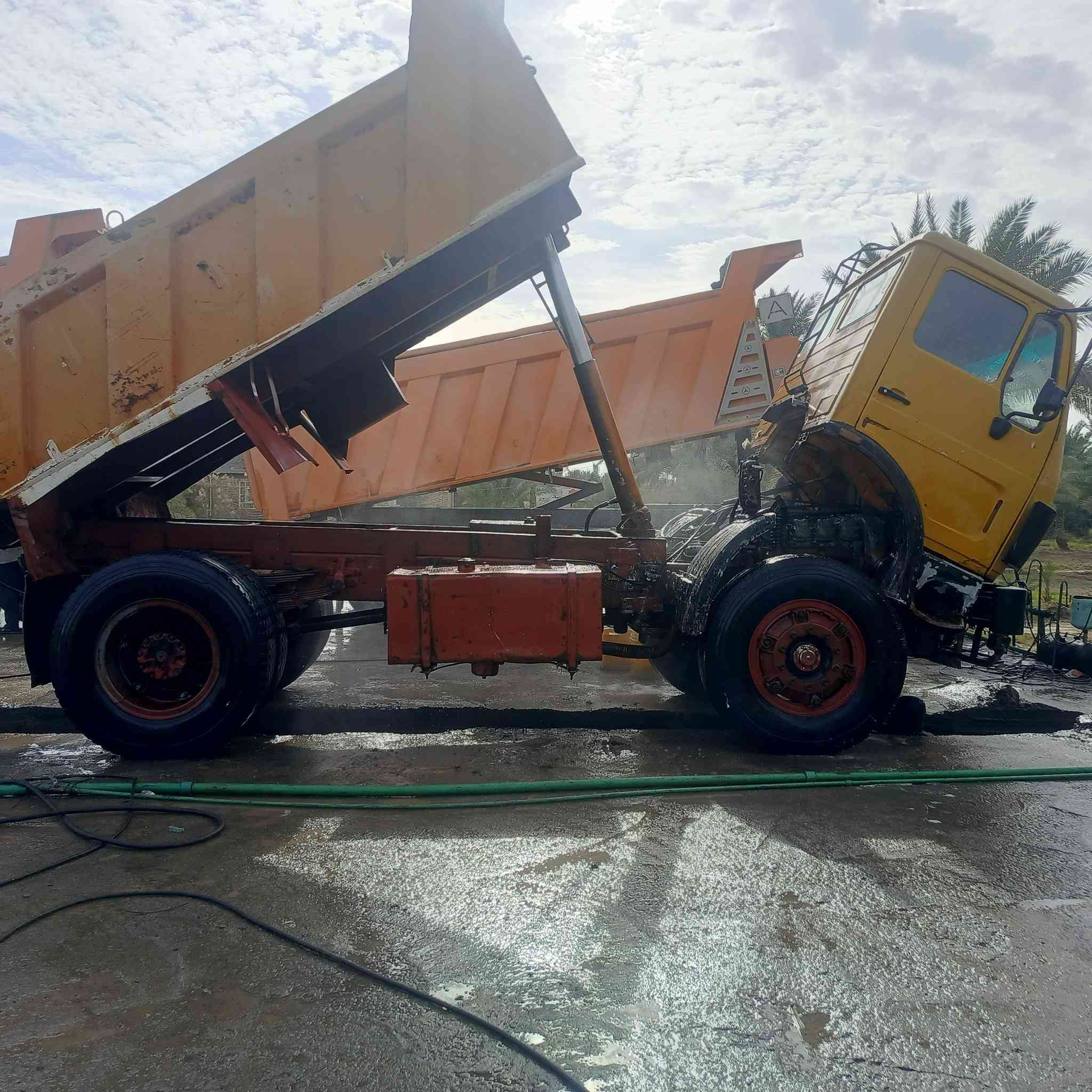 سلام عليكم البي البيع مواصفات موديل 75مكينه 25اكسن جي اف كير 110شاصي ما مكفول رقم انبار  صدامي رأس تريله  سنويه صاقطه مكينه تبخر مكاني نحف رقمي ***********
