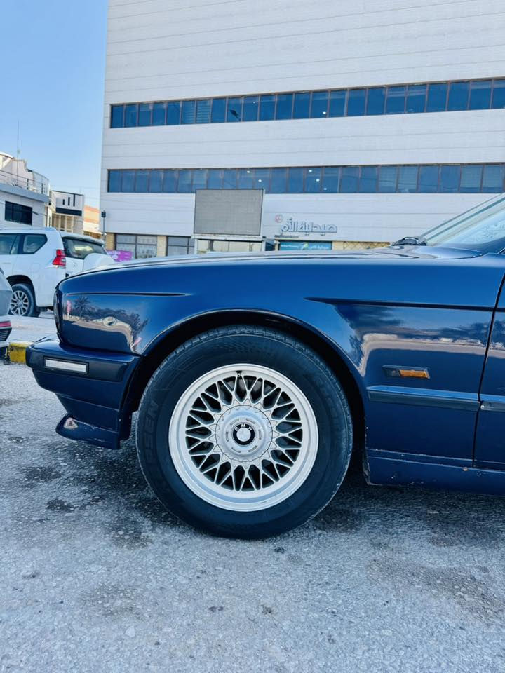 السلام عليكم 
ويل خليه حاويه اصلي حجم ١٦ تايراته نص عمر 
اريد مراوس بويل رياضي مكاني نجف 
***********
