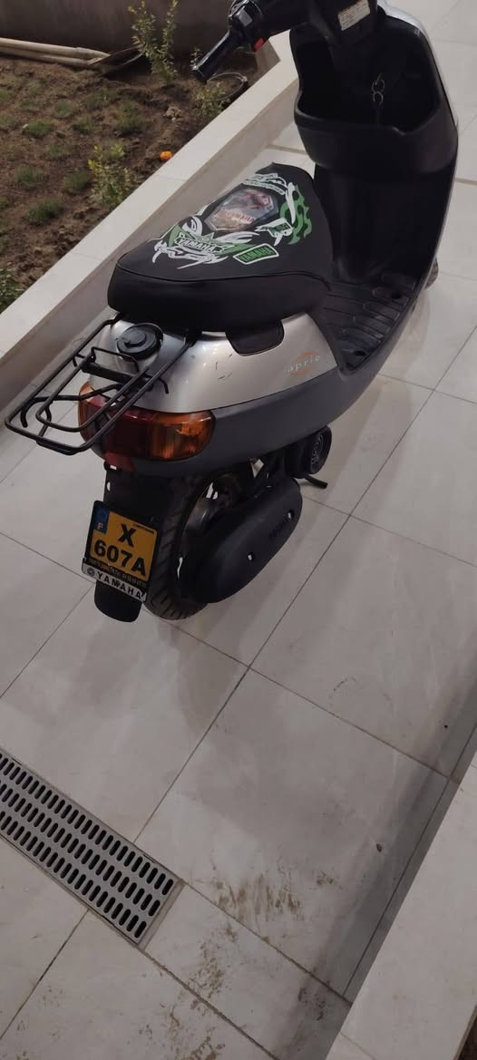 السلام عليكم دراجه بطه ٢٠٠٣ جديده قبل خمس اشهر مشتريها حاويه وقليل استخدامها سعرها ٦٠٠ وبيها مجال الاتصال عل الرقم ***********
