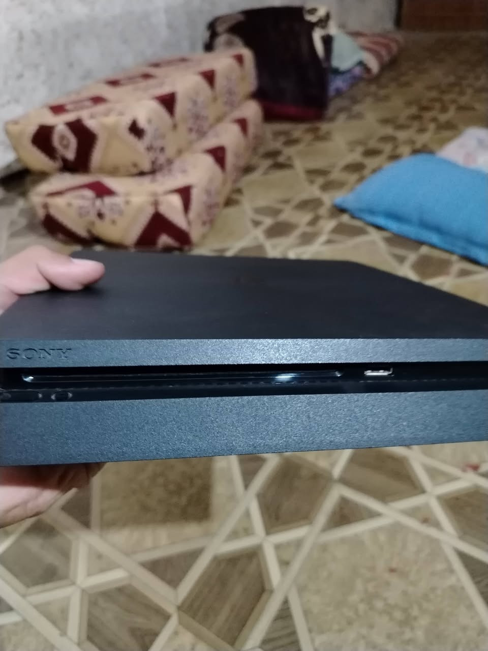 السلام عليكم بلي 4 مهكر نضام 12:52 الجهاز نضيف لك ستيكر ما مفتوح الجاهز حلو ونضيف سعره 280 وبي مجال مكاني كربلاء للاستفسار ***********
