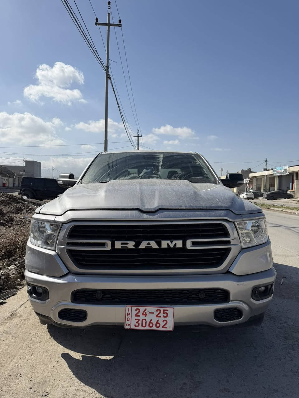 Ram 1500 2023 lone star 
مكينه هيمي ٥.٧
سياره ٤ ويل 4x4
سياره بيها جاملغ امامي مبدل شركه بدون صبغ
ارباك طاك و راجع سستم بلادي 
سياره بدون دواخل
ماشيه ١٠٠.٠٠٠
كير محرك كلشي بشرط
سياره باب طويل و بدي طويل
سعر ٢٢٥$ 
***********
