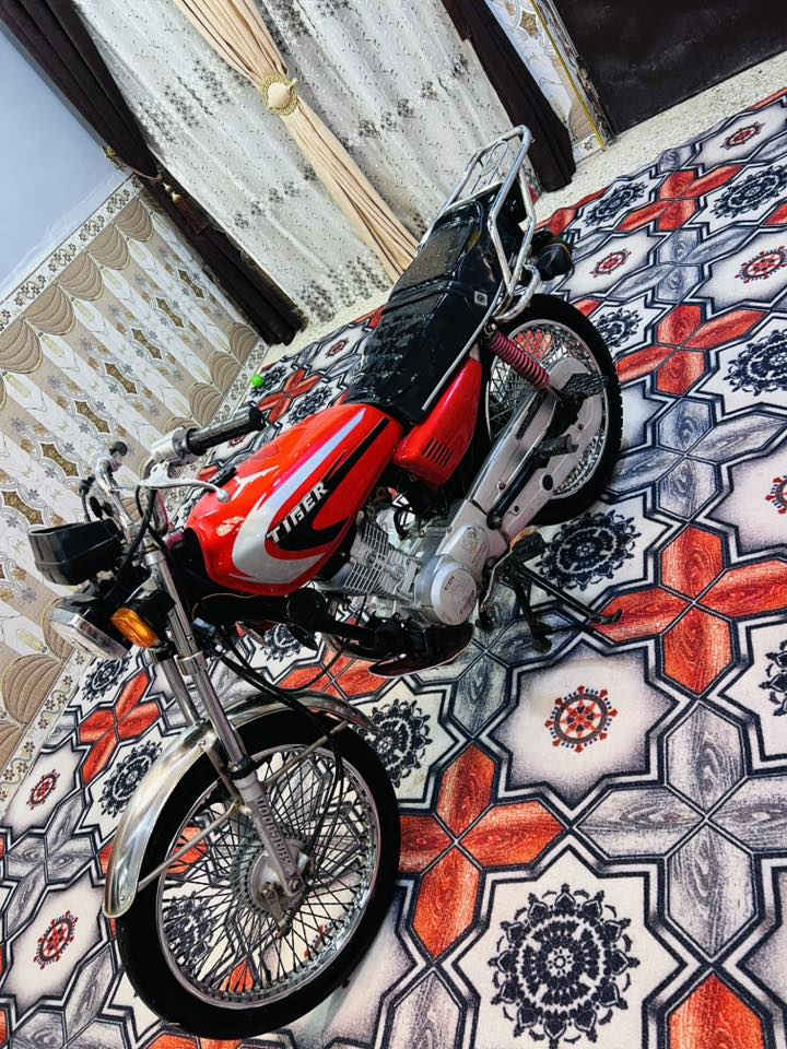 سلام عليكم دراجه البيع مديل 22كلك ما مفتوح برغي بيهة مكان الرميثى ***********
