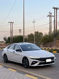 للبيع 🤍  هيونداي الانترا 2025 خليجي مكفول كفاله عامه  ماشيه 10 الف محر...