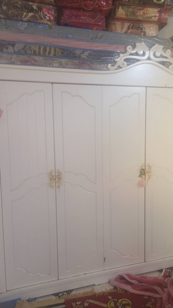 غرفه كويتي جديده للبيع المكان بصره الزبير السعر 800 بيه مجال ***********
