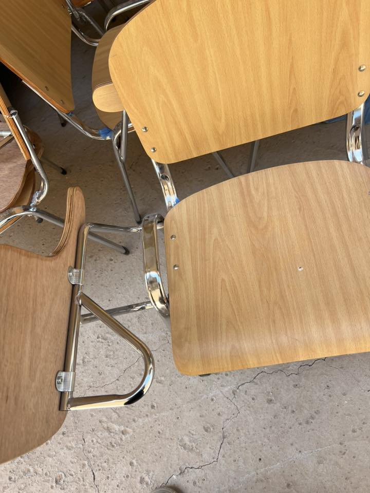 استولات صناعة تركية سل استيل نظافة فول
العدد 35 استول 
المكان بالحلة
السعر 25 الف 
يوجد توصيل جميع المحافظات 
متواجد على اوتساب 

‭0776 677 9564‬
