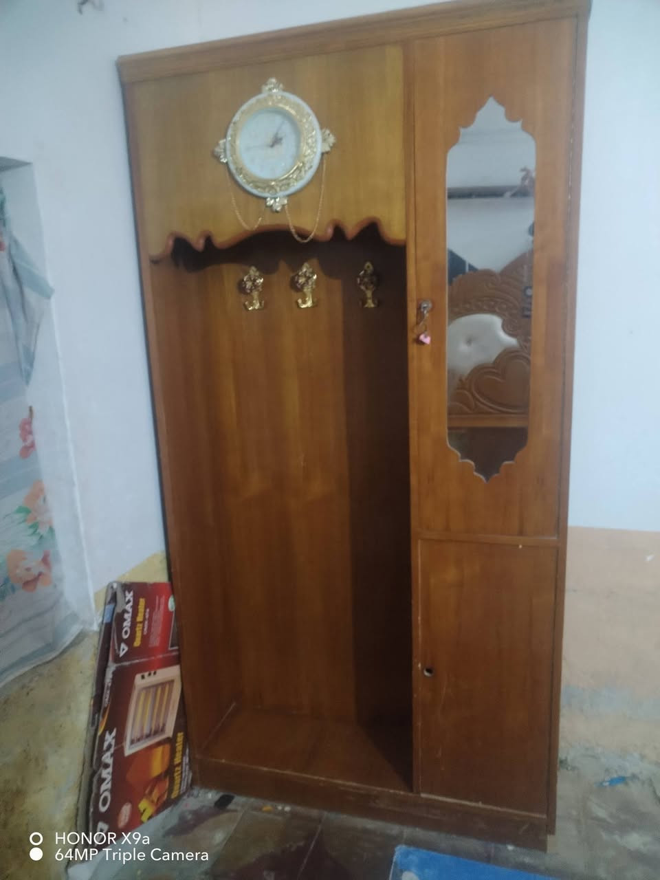 غرفه للبيع  السعر ٥٠٠ وبيها مجال  *********** الشراي يخابرني على هذا الرقم
