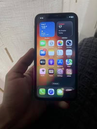 ايفون 11 • ١٢٨ • شاشة مكسورة