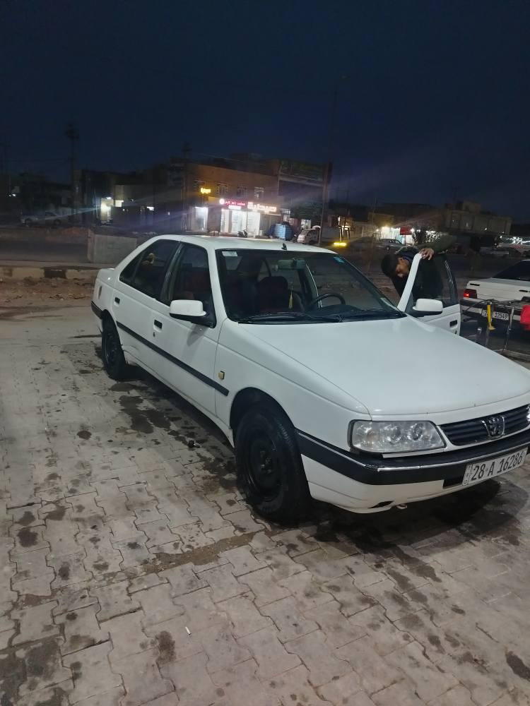 السلام عليكم. بيجو 405. رقم نجف انكليزي  باسمي 
تبريد تدفئه كهربائيات  حداديه كله جديده السياره عدا محرك بي بخار  فقط السعر 35  
تواصل واتساب ***********
