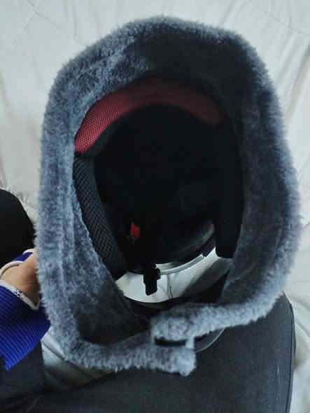 خوذه للبيع نضافة ١٠٠/٩٠ كلش حلوه جهازه وماناقصها شي رايدها ب٣٥ وبيها مجال للشراي 
للأستفسار:👇🏻
***********
