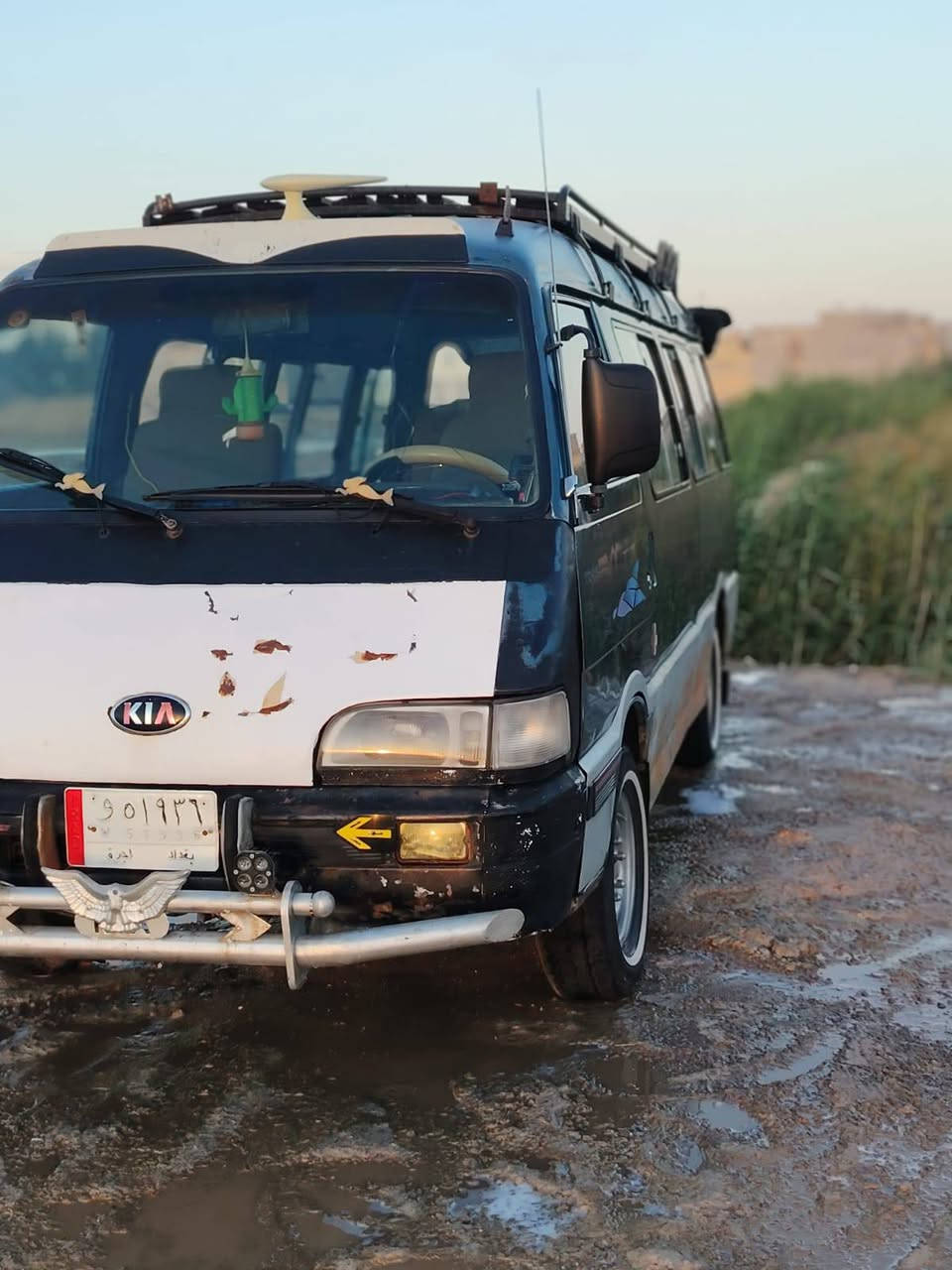 السلام عليكم سيارة آسيا للبيع موديل 1994كير ومحرك واكسن وكهربائيات مكفولات تخم تاير جديد سنويه لل28 للاستفسار الاتصال على هذا الرقم ***********
