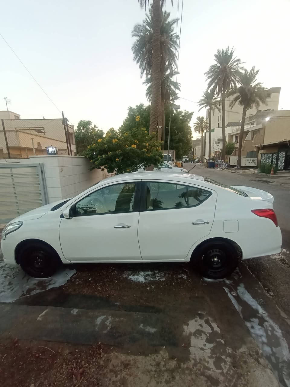 نيسان سني 2025 مصري 
ماشيه 60,000 الف 
بيها تكحيل بالجاملغ الأمامي جهة السايق 
رقم اربيل بأسمي 
سعرها 118 
مكانها الدورة 
***********
