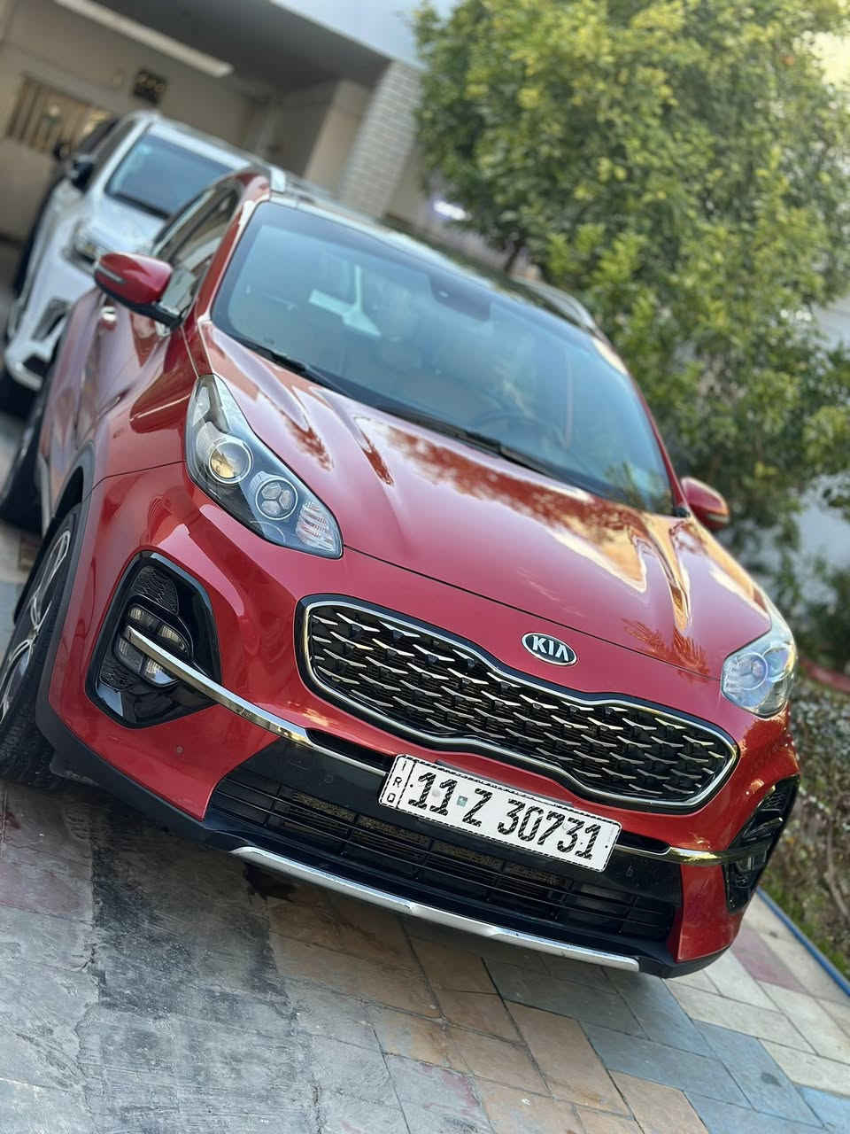 السلام عليكم
سبورتج 2020 خليجي gt line مكفوله من الدعاميه الاماميه للدعاميه الخلفيه ماشيه 127 الف كيلو جديده جداً  كير مكينه بلكارتون محرك 2000 دوش رقم بغداد تحويل ثاني يوم فول مواصفات 1/1 بانوراما , كشنات جلد لونين , سايد بريك بصمه , اوتو هولد , مانع انحدار , مود درايف , دركه حرف D , جنطه كهرباء , مري شفط , اشاير بلمري , بصمه تشغيل , تشغيل عن بعد , ترحيب عند الاقتراب , وبعد بيه هواي مواصفات مذاكره السعر 218 ورقه وبيه مجال بسيط للاستفسار *********** مكان السياره بغداد صليخ ال600
