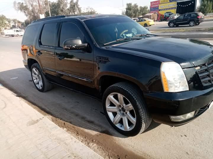 السلام عليكم سيارة كديلاك ادوات ما مكصوصة مديل 2008 متومة كاملة للاتصال على الرقم ***********
