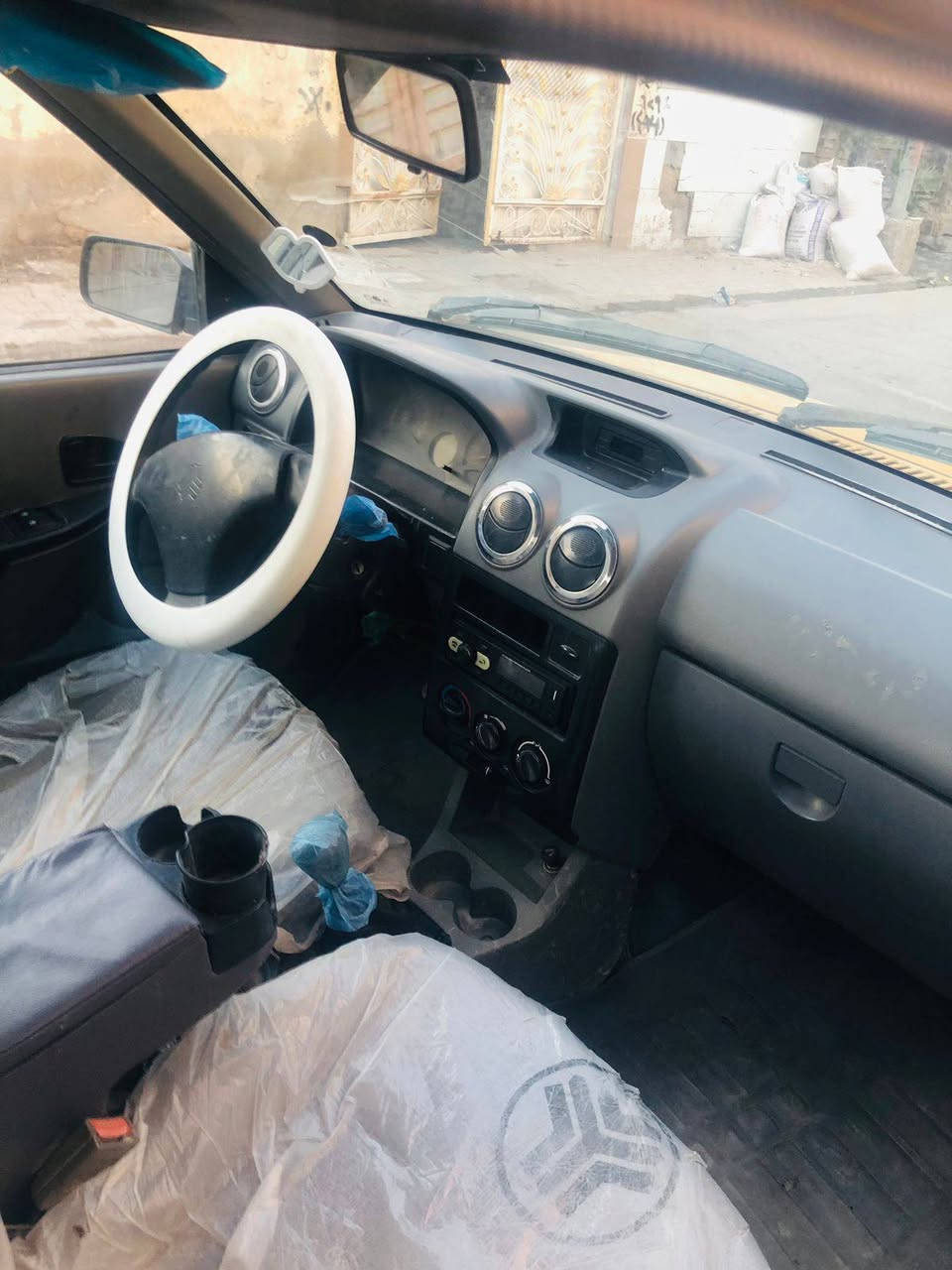 سلام عليكم
سايبة موديل 15  نضيفة معنه كلمه شواصي نضيفات برنكيت ابلادي قطره خياس مابيها تبريد جاهز تخم تاير دواخل كله جديد ضربه جوملغ الامامي فقط سياره احلى من صوره رقمه قادسيه بسمي تحويل ثاني يوم مكينة بيها رنكات ادخن قليل كير يخبل   عليها هيئه 50 الف 
وغرامه 100 الف فقط 
سعر 27 وبيها مجال قليل 
*********** بي وتساب
