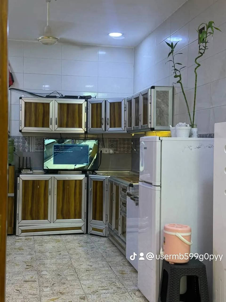 دار 100 متر  واجهه 5 نزال  20
طابو زراعي سند  25 
طابقين 
3 غرف نوم 
استقبال +  مطبخ  حار  وبارد 
3 حمامات 
بيتونه وسطح شتايكر 
كامرات  وسبالت و ستلايت نضام بوري دفن 
دار كامل مكتمل 
دار مبني ع ايدي صاحب ادار    سعر  100 بي مجال 
الموقع بغداد الامين سده ثانيه قرب اسواق السيد 
التواصل خاص او التصال ع ارقم اتالي 
***********
