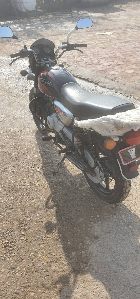 البيع موديل2023 اوراق بيها بخار قليل كلش جديده السعر 1400 وبيها مجال المكان العزير ***********
