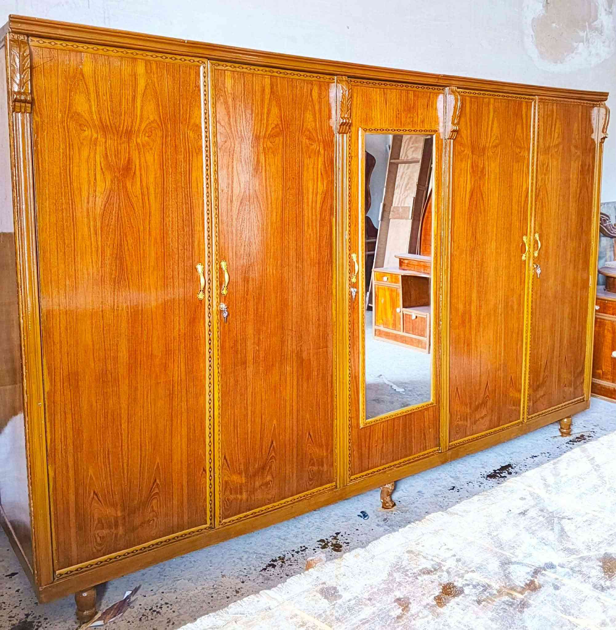 بيع وشراء  متوفر  كناتير بكل القياسات بوفيه جرباية كاملة او بس صوميه وغرف صاج وتركي ميز تواليت ونشتري الأثاث المستعمل  تواصلوا ويانه خاص 🌸


**إذا كنت صاحب هذا الإعلان وتريد حذفه لأي سبب، رجاءا أرسل رسالة إلى الدعم الفني**