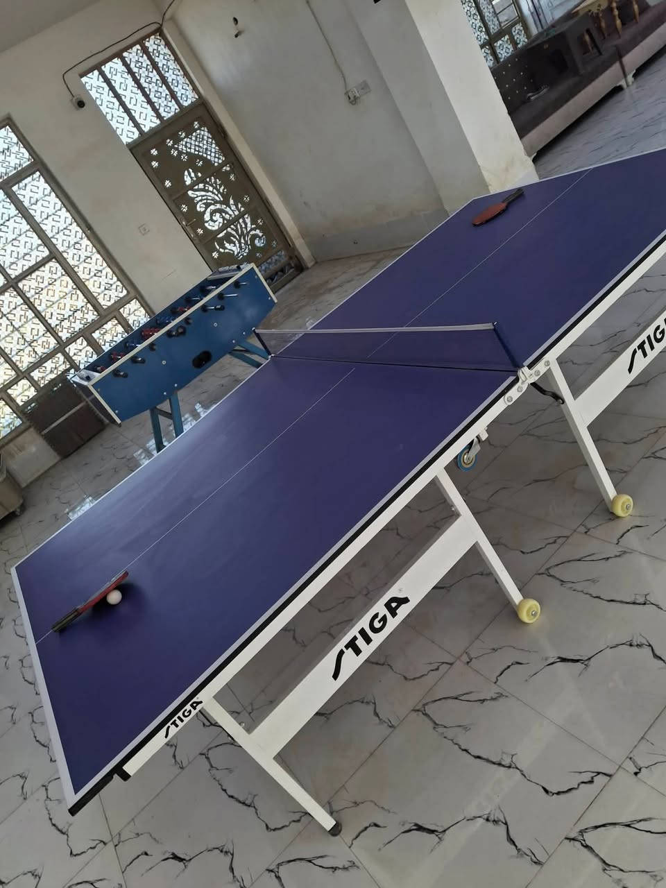 السلام عليكم فيشه ومنضده للبيع السعر ٣٥٠  رقم الهاتف ***********
