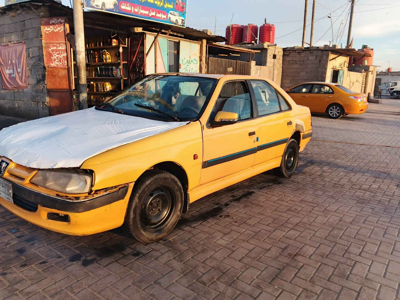 بيجو بارص 2011 مكينه خير من الله مشط وباور كله شغال كهربئيات كلها شغاله شرط التحويل وتساب *********** السعر 23 وبيها مجال لطيبين هذن خياسات سمكرتهن وماصبغتهن
