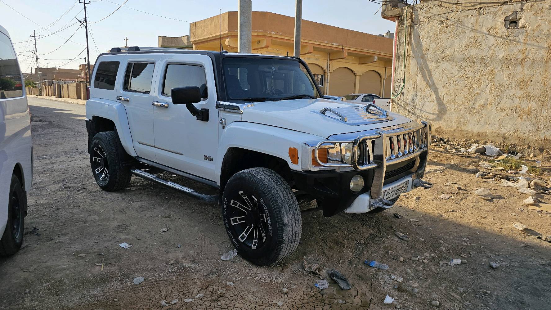 همر h3  سعر ١١٠موديل  ٢٠٠٧ رقم نينوى شرط التحويل هزه جديده ضرر ٣ قطع فتحة بالسقف شاشه وكامره خلفيه  سياره حلوه ونظيفة ترهم مراوس حسب القناعه 