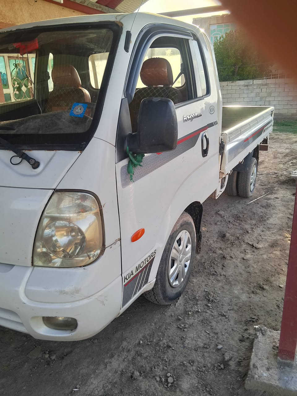 سلام عليكم كيا للبيع موديل2005 مكينه 2700 تخم تاير كهربائيات شغاله رقم انكليزي سنويه لل28
***********
