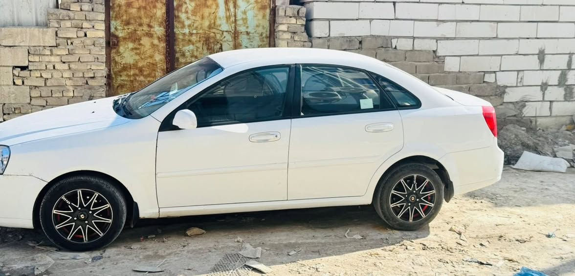 سلام عليكم لبيع موديل 2011 سيارة جاهزة تبريد تخم تاير جديد دوشمة كامل محرك وكير مكفولآت سنوية جديدة  ذي قار 
السعر 75  هاتف ***********
