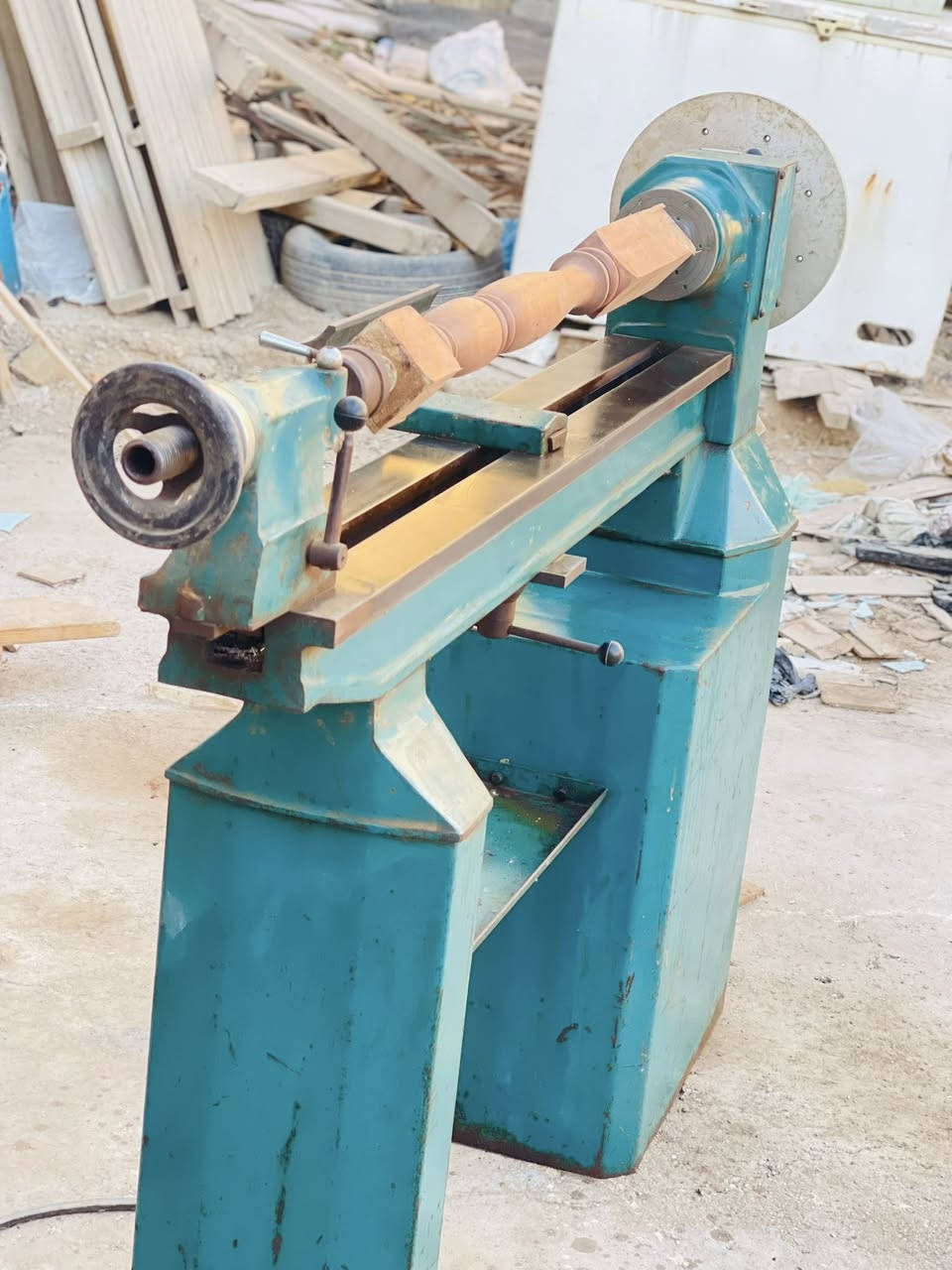 تورنه للبيع نضافته أجمل من الصور نوعه نكليزي ماطور 1500 تفتح قياس110مستخدمه شي قليل ما مفتوح بيه اي شي  تستخد للمحجرات لل قنفات والى اخره مكان واسط قضاء عزيزيه سعر مليون و 750وبيه مجال ***********
