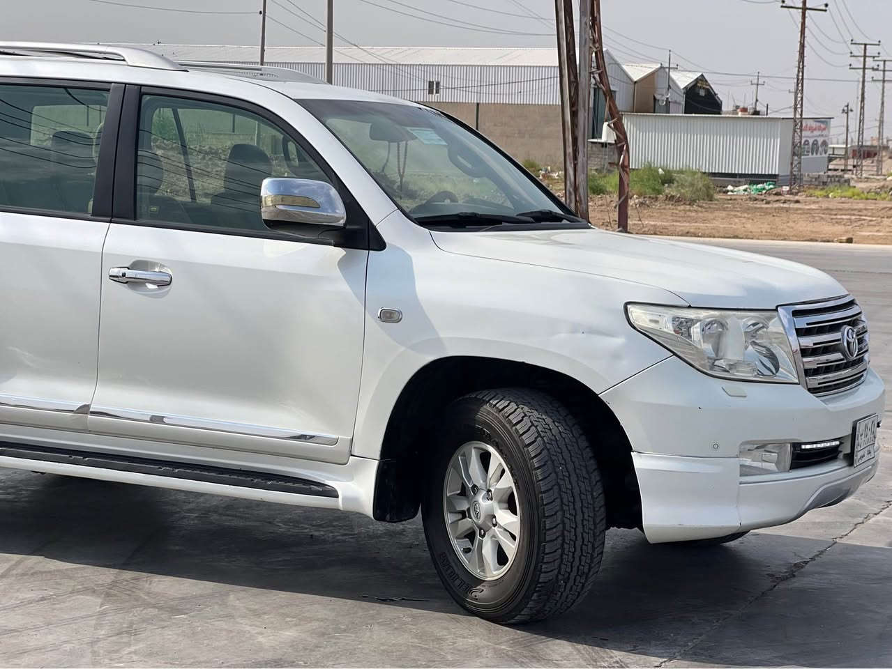 السلام عليكم
لاندكروز ستينية 2011  مكفولة السيارة فول مواصفات بصمة . فتحة .كشن  كهرباء .كشنات جلد بقلاوه اصلي .تبريد بيانو .3 قطع تبريد .جام اوتو 4 .مكينه 6سلندر . يدات نيكل .مري نيكل .تحكم ستيرن مثبت سرعه كروز سرعه وبعد بيها هواي مواصفات  السعر ٣١
 للاستفسار اكثر الاتصال على الرقم  *********** بغداد, العراق
