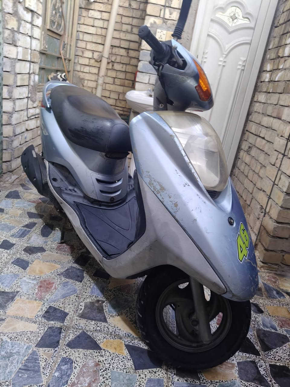 السلام عليكم ورحمة الله
دراجة نوع بريز اخت الرمبة 
مابيها اي نقص  
السعر 900 الف وبيها
رقم صاحب الدراجة ***********
