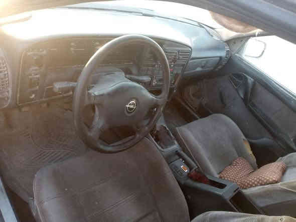 السلام عليكم
اوميكا صالون 

موديل ١٩٩٢

محرك وكير خير من الله 

وتايرات وصدر  خير من الله 

تحويل مباشر

السعر ٢٣ بيها مجال
رقم هاتف ***********
