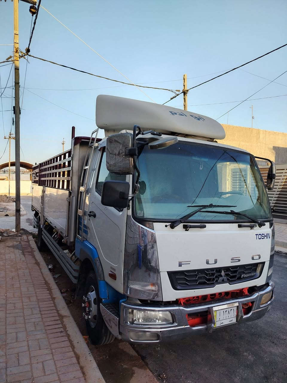 السلام عليكم فوزه موديل ٩٥ رقم نجف سياره جاهزه طول سته وربع ابلاد كفاله عامه مكينه ١٧ عادي قماره تحديث كرستال عنوانه ديوانيه ***********   ***********
