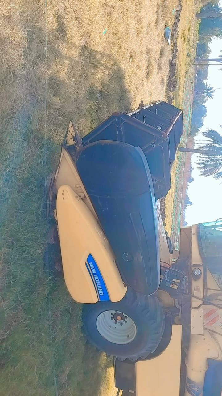 🔹 حاصدة زراعية للبيع – موديل 2014 🔹
• رقم أربيل (تحويل أو وكالة) والمالك موجود.
• الحجم: 50 / 50 هايدرو.
• عدد ساعات العمل: 2030 ساعة حقيقية.
• الماكينة خالية تمامًا من الكسر أو الفطر أو اللحيم في أي مكان.
• المحرك، الفاينل، والمضخة بحالة ممتازة جدًا ولم يتم فتحها.
💰 السعر المطلوب: 100 مليون دينار قابل للتفاوض.
🌾 لمن يرغب، يمكن تضمينها عمل حصاد لـ 2000 دونم وتسليمها بعد شهر.
📞 للتواصل: ***********
