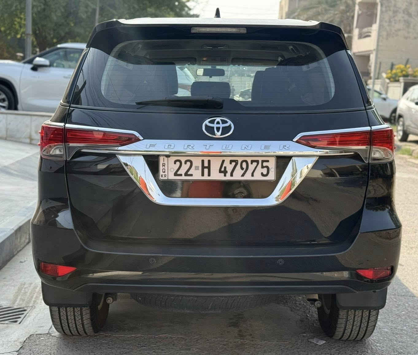 السلام عليكم
تويوتا فوتشنر 2018 خليجي وكالة ساز SAS
محرك 2700 4 سلندر
فور ويل درايف 4*4
تبريد 3 قطع 
7 راكب
رقم اربيل 
(( مكانها بغداد ))
ماشية 225 الف كيلو
صبغ جاملغ خلفي ايمن وباب. 

السعر : 20500 $ ( 205ورقة )
***********
