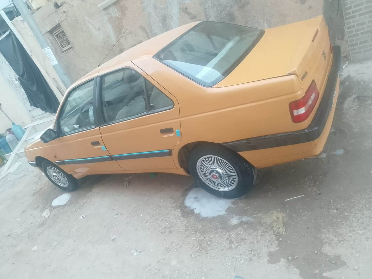 سلام عليكم بيجو اكد البيع الموديل 2015
السياره جاهزه خير من الله تخم تاير تبريد كلاه جديد 
وحدانيه جديده هيأ وغرمات مصفره  السعر 42 وبيه مجال رقم السياره بغداد محول وجاهز انكليزي        ***********
