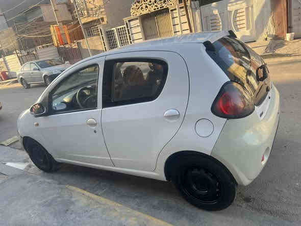 السلام عليكم
 سياره باندا  2012سياره حلوه و مرتبه سياره خير من الله تخم تاير مبدل +باتري سياره دواخل حلوه مرتبه سياره بيهة  نواقص بسيطه جدا 
ملاحظه:جانت صفره و سوينه تغير الون بيض و رقم محول الماني جديد  سياره مال بنية ومصفره غرمات تحويل مباشر 
(سعر 39وبيهة مجال )رقم ***********بغداد الشعب  شارع عدن
