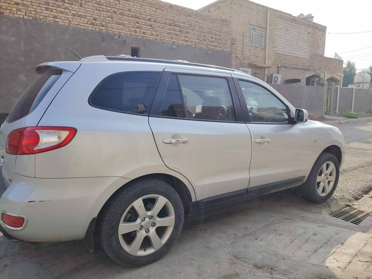 سلام عليكم ورحمة الله وبركاته سنتافيه 10 كاز مكصوص جنطه واذ اكو مراوس سياره ناصيه حاويه عادي
سياره خير من الله ***********
