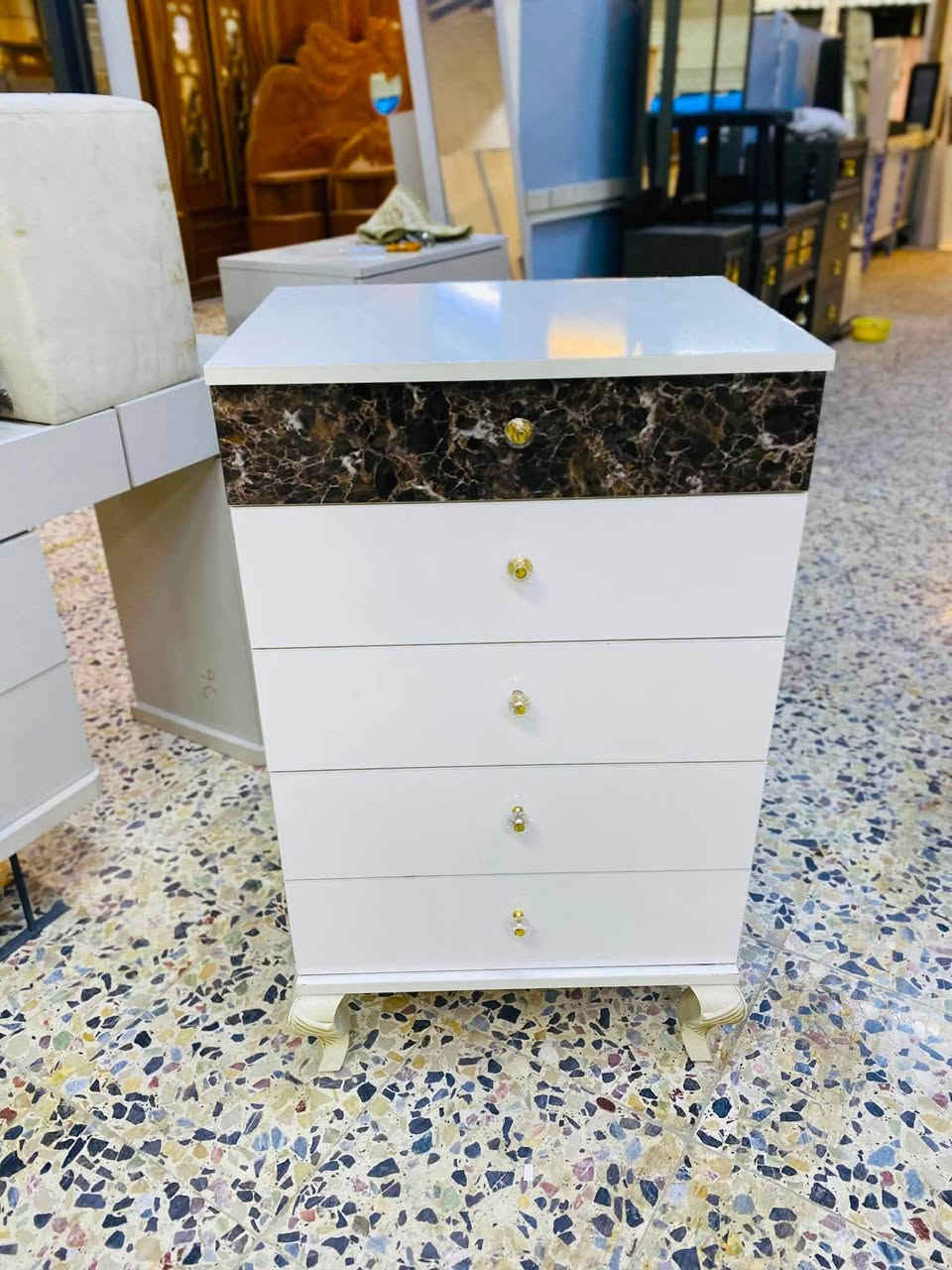 غرفة تركي 🇹🇷 موديل حديث 8 قطع
نظام سلايت
سرير مخزن
مع انارة شغالة
نضافة ‎%‎90💯
السعر/ 600 
شد ونقل مجاني داخل بغداد✨
توصيل للمحافظات باسعار رمزية


**إذا كنت صاحب هذا الإعلان وتريد حذفه لأي سبب، رجاءا أرسل رسالة إلى الدعم الفني**