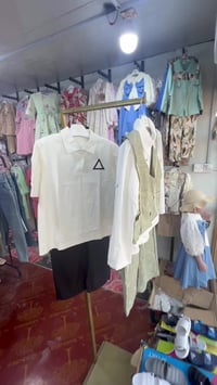 ملابس أطفال • ٤٠٠ قطعة • رخيصة